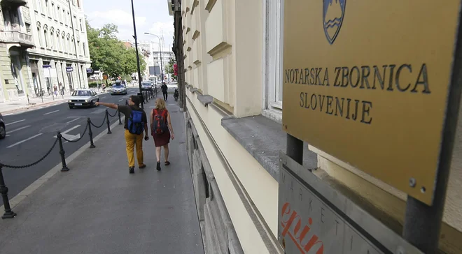 Leta 2022 je rast cen življenjskih potrebščin presegla normativno določen prag desetih odstotkov, zato je Notarska zbornica Slovenije predlagala uskladitev zneskov. Ker se ta ni zgodila, je veliko manjših notarskih pisarn v finančnih težavah. Foto Mavric Pivk