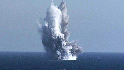 Strašijo, da novo orožje lahko sproži radioaktivni cunami. FOTO: Kcna