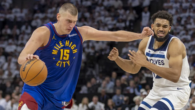 Nikola Jokić (levo) je tokrat pokazal zobe. FOTO: Jesse Johnson/Usa Today Sports