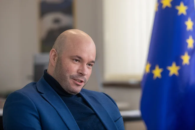 Državni sekretar Matevž Frangež upa, da bo zakon na vladi potrjen v prvih dneh po poletnih počitnicah, v državnem zboru pa do konca leta.  FOTO: Voranc Vogel/Delo