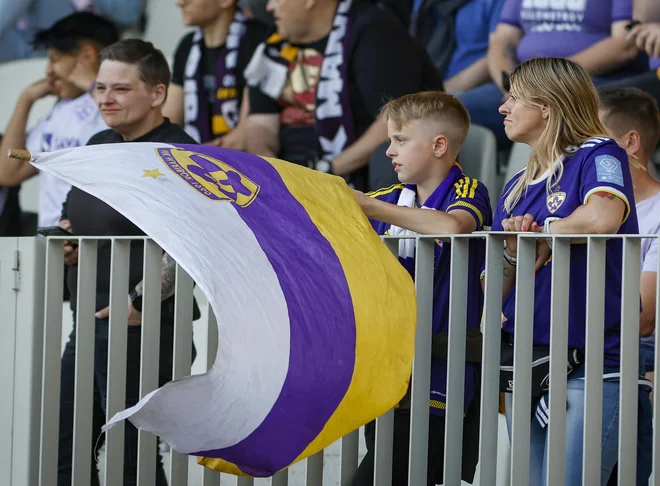 Maribor navdušuje s polnimi tribunami in pripadnostjo klubu. Foto Jože Suhadolnik