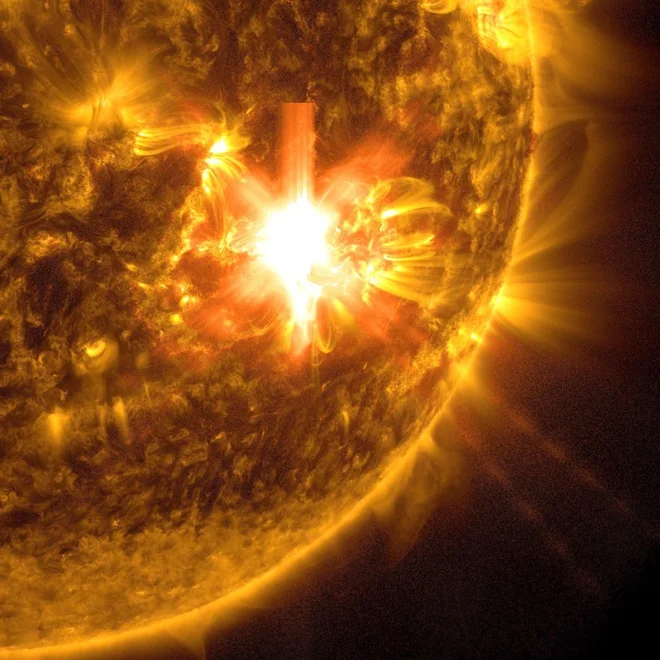 Blišč 10. maja. FOTO: Nasa/SDO