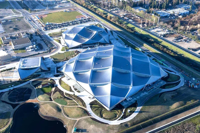 Integrirani solarni paneli Solvisa so tudi na strehi Googlovega kampusa v Silicijevi dolini. FOTO: Solvis