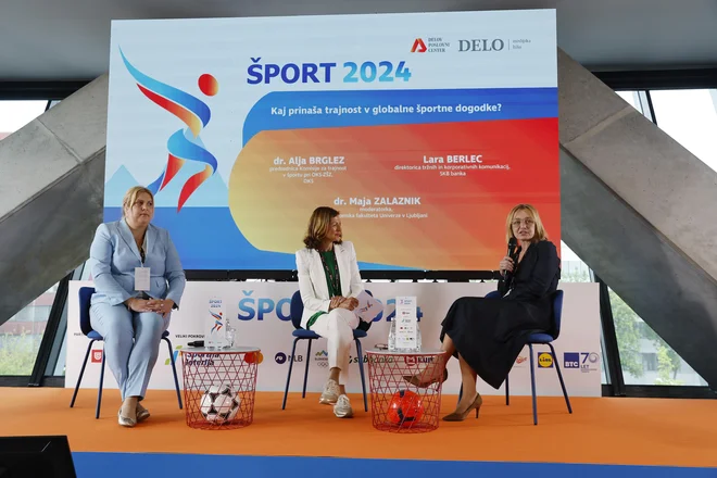 Delova konferenca Šport 2024, športna zavezanost trajnosti. Kaj prinaša trajnost v globalne športne dogodke. Od leve Lara Berlec, Maja Zalaznik in Alja Brglez. FOTO: Leon Vidic/Delo