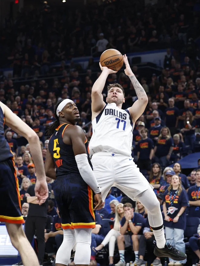 Luka Dončić je zadel pet trojk. FOTO: Alonzo Adams/USA Today Sports