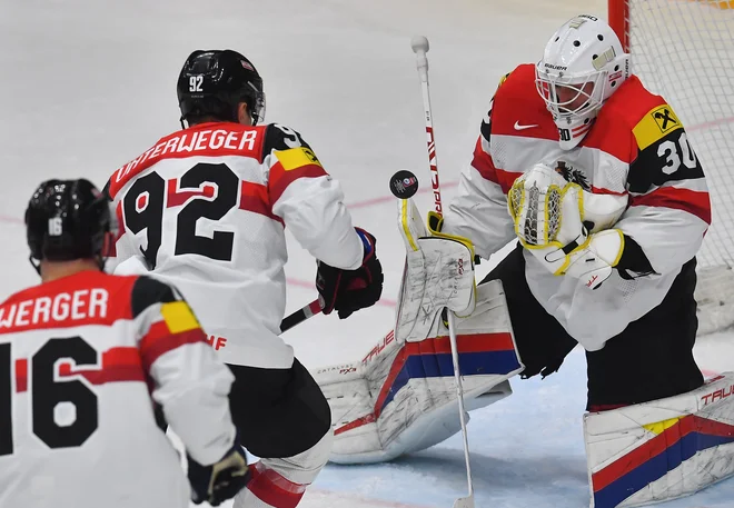 Avstrijski vratar David Kickert je proti Fincem zbral kar 30 obramb. FOTO: Michal Cizek/AFP