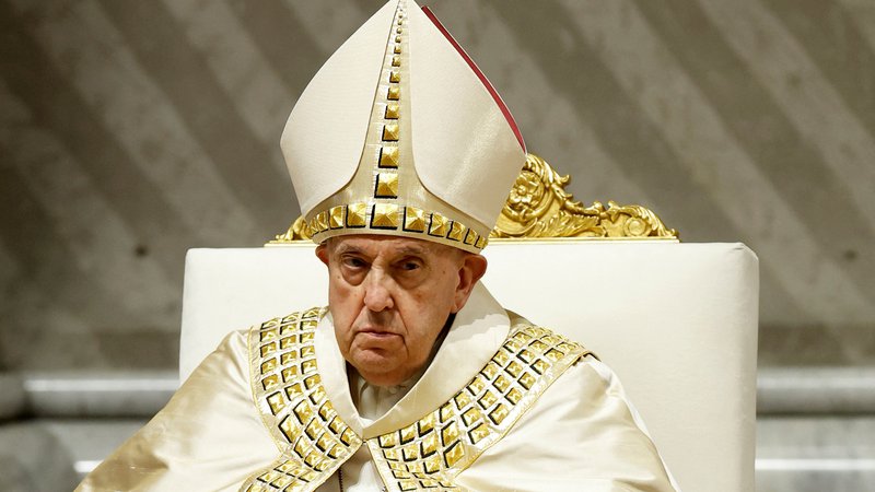 Fotografija: O izvoru pojava oziroma fenomena bo lahko odločal le papež. FOTO: Remo Casilli/Reuters