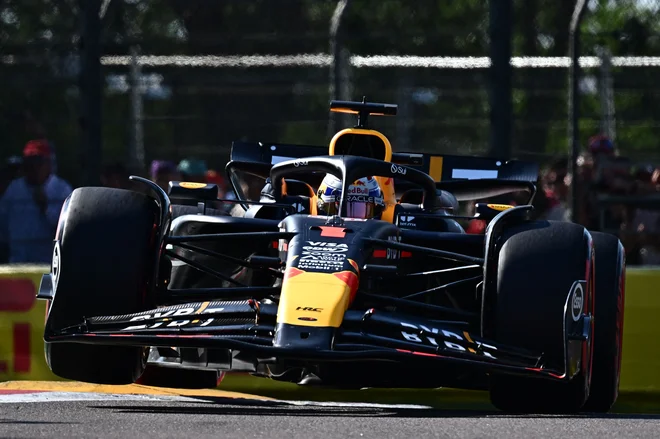 Max Verstappen uspešno brani naslov. FOTO: Gabriel Bouys/AFP