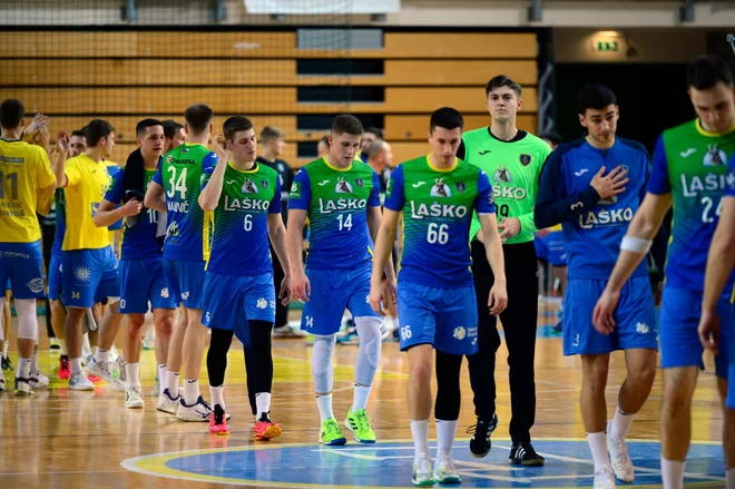 Celjani so igrišče spet zapustili sklonjenih glav. FOTO: Slavko Kolar