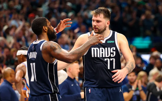 Dončić in Irving sta, ob veliki pomoči soigralcev, izločila prve nosilce zahodne konference. FOTO: Kevin Jairaj/Reuters