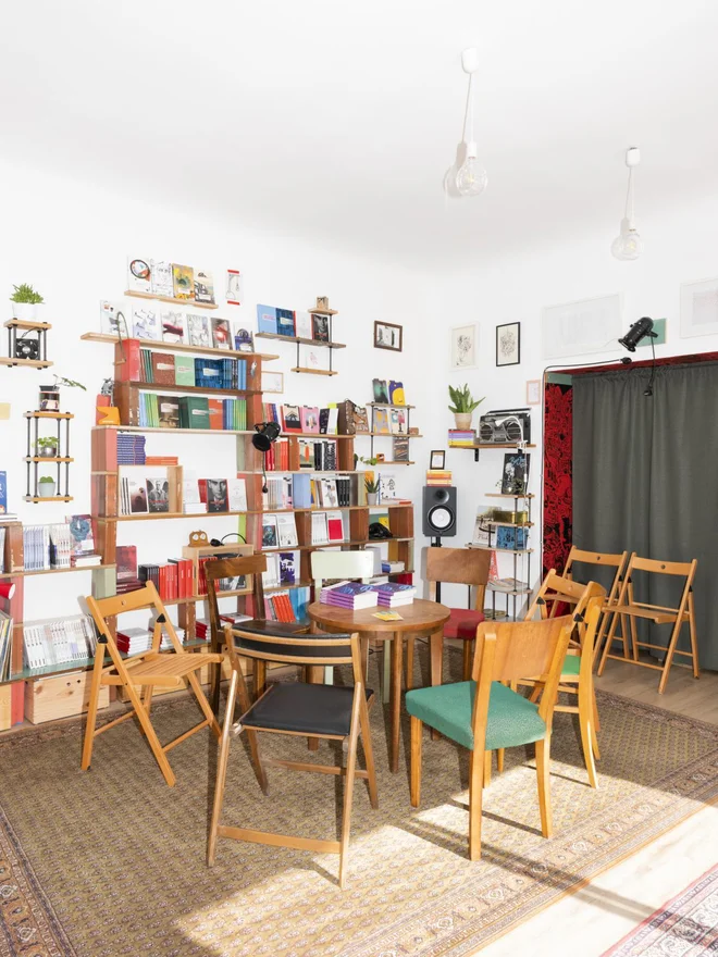 Festivalske dogodke bo do četrtka gostila LUDa knjigarna, nedavno prenovljeni prostor založbe LUD Literatura. FOTO: Lucija Rosc