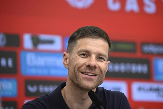 Xabi Alonso je že na začetku trenerske kariere pokazal, zakaj je bil tudi v igralski karieri zmagovalec. FOTO: Sascha Schuermann/AFP