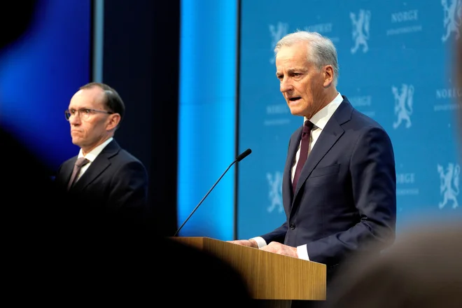 Priznanje je po oceni norveškega premiera Jonasa Gahra Støreja potrebno za podporo zmernim glasovom sredi vojne v Gazi. FOTO: Erik Flaaris Johansen/Reuters