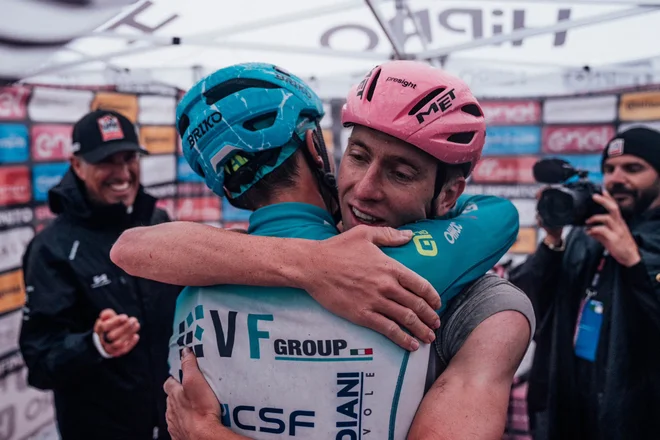 Giulio in Pogi včeraj. FOTO: Team UAE
