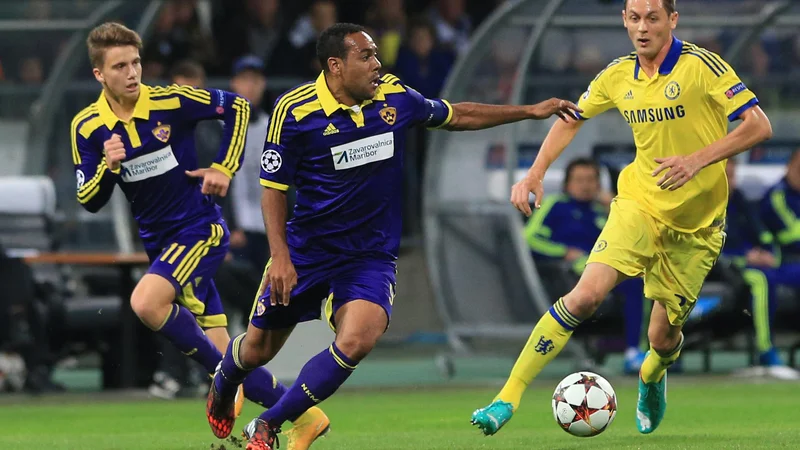 Nemanja Matić (levo) je pred desetimi leti v dresu Chesleaja gostoval tudi v Ljudskem vrtu. FOTO: Tadej Regent