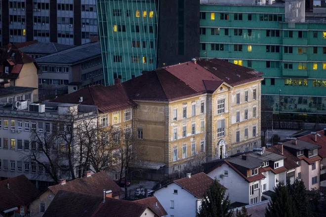 Značilnost gradenj in prenov v zdravstvu v naši državi je zavlačevanje projektov. To se je zgodilo tako rekoč pri vseh prenovah in novogradnjah.

FOTO: Voranc Vogel/Delo