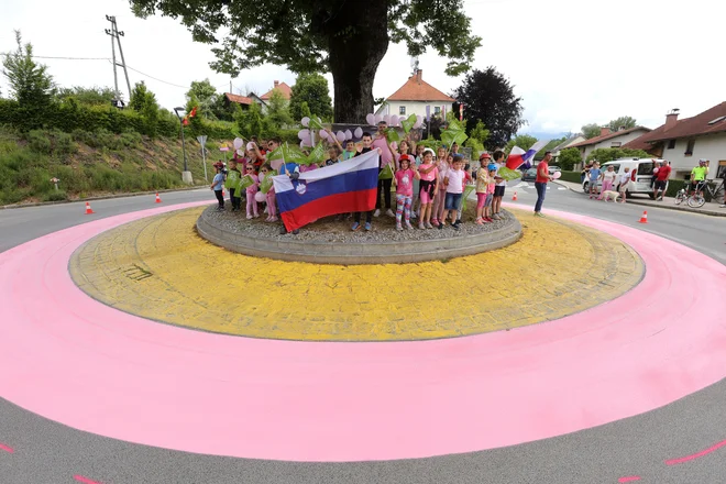 Slo., Komenda, 26.5.2024, Komenda se pripravlja na slavje ob osvojitvi Gira Tadeja Pogačarja, foto: Dejan Javornik Foto Foto:dejan Javornik