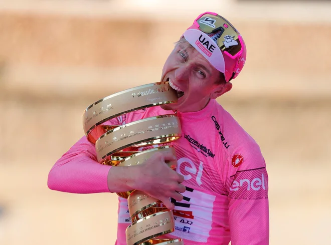 Tadej Pogačar je kot prvi doslej presegel mejo 9000 točk na lestvici UCI. FOTO: Ciro De Luca/Reuters