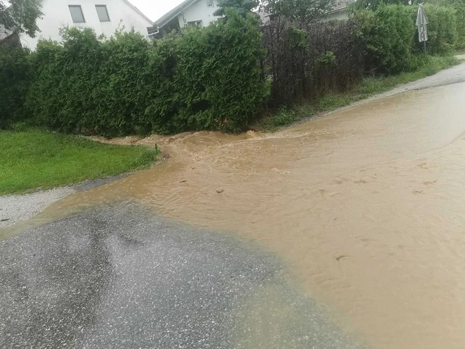 Zalilo je tudi precej kleti. FOTO: Neurje.si