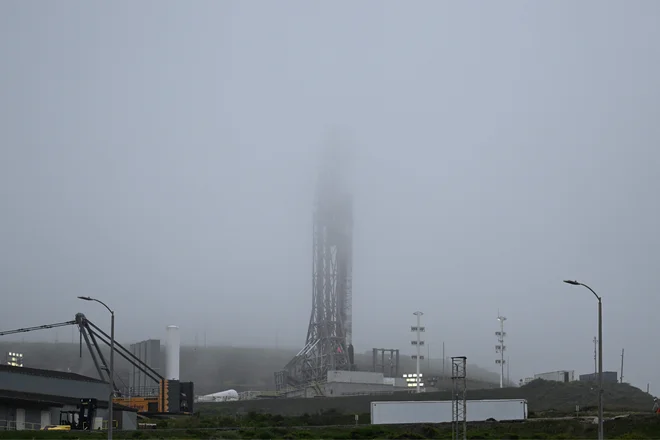 Evropski satelit EarthCARE so izstrelili s Spacexovo raketo falcon 9 iz Kalifornije. FOTO: Patrick T. Fallon/AFP

 