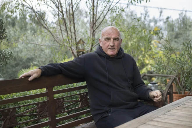 Brane Oblak še danes ohranja prijateljstvo z zvezdniki Bayerna, s katerimi si je delil slačilnico. FOTO: Leon Vidic/Delo