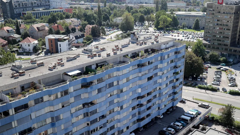 Plačila nadomestila za uporabo stavbnega zemljišča ste pod določenimi pogoji lahko tudi oproščeni, vendar morate podati zahtevo. FOTO: Blaž Samec/Delo
