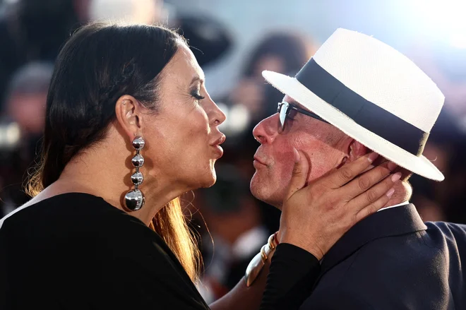 Španska igralka Karla Sofia Gascon, prva okronana transpolna igralka v Cannesu, je seveda sprožila izraze zgražanja desnice. FOTO: Yara Nardi/Reuters