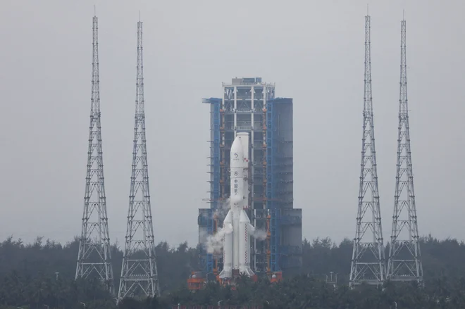 Chang'e 6 so izstrelili 3. maja. FOTO: Eduardo Baptista/Reuters