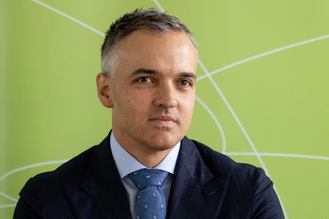 Trenutno na tem trgu ne ustvarimo nobenega denarja, da bi lahko karkoli vlagali. Vse je odvisno od tega, kako se bo oblikovala regulacija cen, pravi izvršni direktor za potrošniške storitve skupine Mol Péter Ratatics. Foto Voranc Vogel
