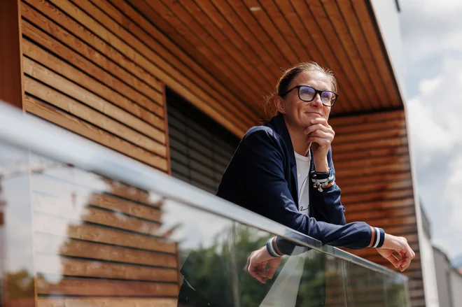 Nataša Teraž Krois, vodja razvoja in trajnosti pri podjetju Lumar: »Trajnost ni samo nekaj, o čemer govorimo, ampak jo z našimi izdelki ali poslovanjem tudi udejanjamo.« FOTO: Črt Piksi