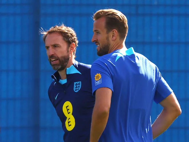 Angleški selektor Garteh Southgate (levo) ima zahtevno nalogo, saj ima preveč odličnih igralcev. Kapetan Harry Kane je nedotakljiv. FOTO: Lee Smith/Action Images via Reuters