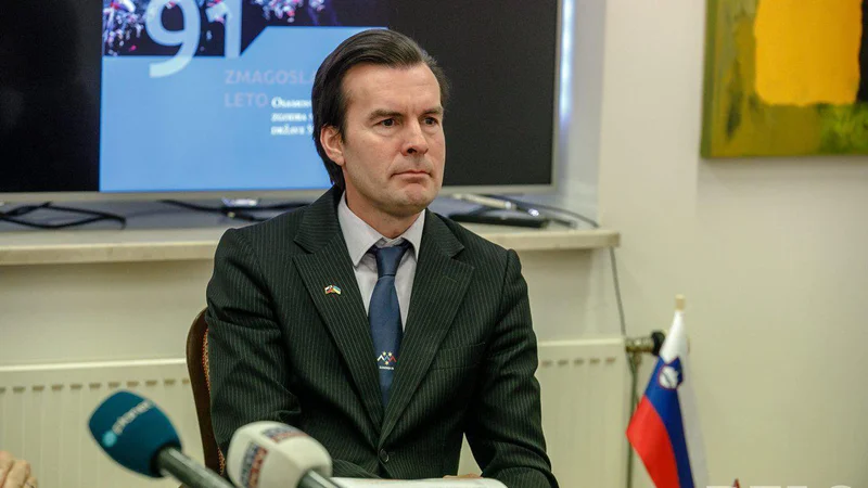 Nekdanji direktor Urada za komuniciranje Uroš Urbanija je osumljen zlorabe položaja. FOTO: Črt Piksi