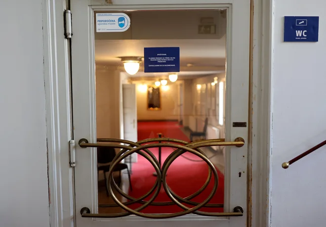 Na Litostrojsko bodo prenesli tudi 361 sedežev velike dvorane. FOTO: Blaž Samec