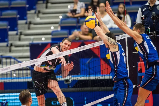 Tonček Štern je za prvo zmago proti velesili Braziliji dosegel kar 29 točk. FOTO: CEV