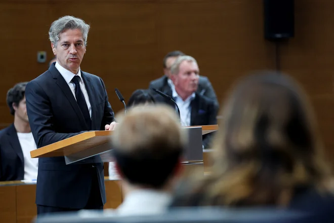 Evropa, in z njo Slovenija, bi lahko storili za Palestino veliko več.
Premier Robert Golob v parlamentu o priznanju.
FOTO: Borut Zivulovic/Reuters