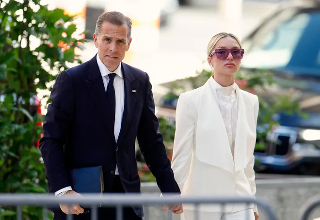 Hunterja Bidna je na sodišče pospremila žena Melissa Cohen Biden. FOTO: Kevin Dietsch/Getty Images/AFP