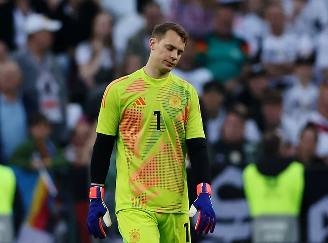 Manuel Neuer si je sinoči privoščil veliko napako. FOTO: Thilo Schmuelgen/Reuters