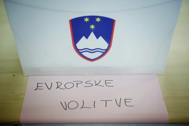 Podatki o volilni udeležbi na državnozborskih volitvah dejansko kažejo njeno padanje po ukinitvi volišč. FOTO: Jože Suhadolnik/Delo