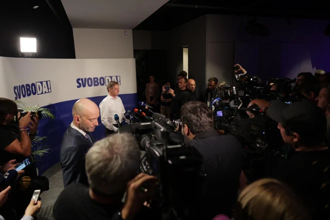 Vesel sem, da je bila volilna udeležba daleč največja doslej. Ljudje so se zavedli pomembnosti vprašanj, ki so bila postavljena na referendumih, je v prvem odzivu povedal Robert Golob. FOTO: Črt Piksi/Delo