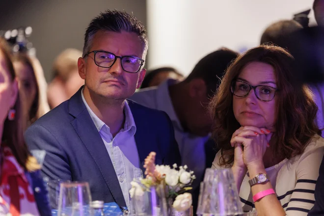 Marjan Šarec v štabu Gibanja Svoboda. FOTO: Črt Piksi/Delo