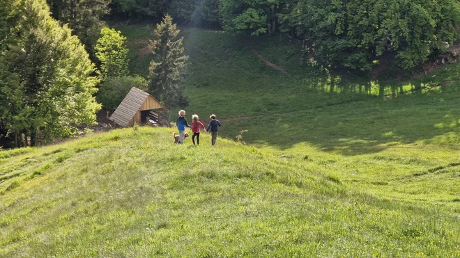»Tu lahko občutite mir in spokojnost, seveda pa smo poskrbeli tudi za udobje,« pravi Martina Lah. FOTO: Mitja Felc