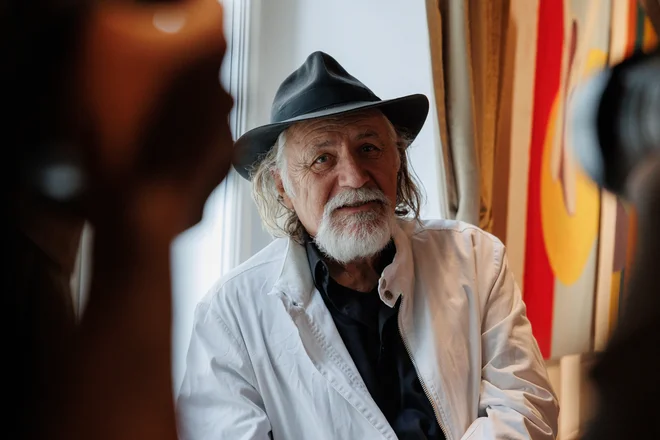 Rade Šerbedžija pravi, da je igral še veliko drugih vlog, vendar so tuji igralci v ameriških filmih predvsem negativci, saj zaradi naglasa ne morejo igrati Američanov. FOTO: Črt Piksi/Delo