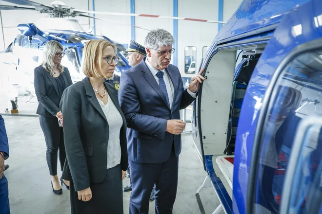 Valentina Prevolnik Rupel in Boštjan Poklukar sta predstavila nekaj osnovnih sprememb in novosti v zvezi s HNMP. FOTO: Jože Suhadolnik/Delo