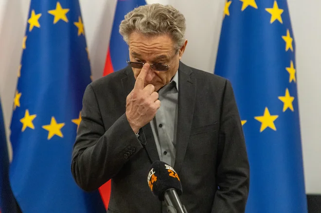 V več sindikatih pritrjujejo stališču predsednika Konfederacije sindikatov javnega sektorja Branimirju Štruklju, da gre pri predlogih, ki so trenutno na mizi, za dvige plač in ne odpravljanje plačnih nesorazmerij. FOTO: Voranc Vogel/Delo