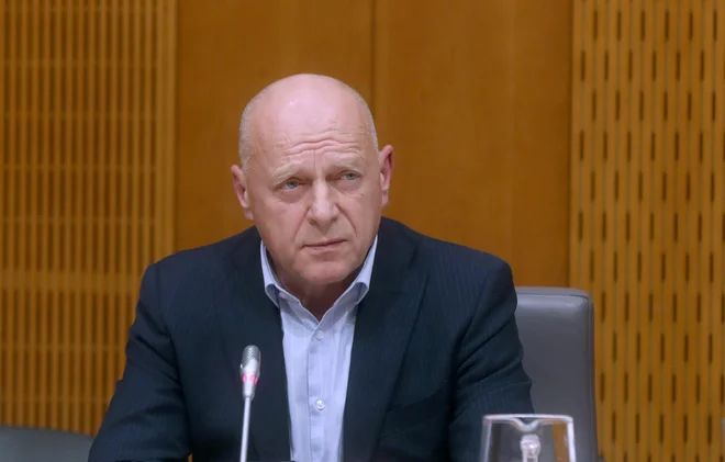 Ministru razrešitve načelnika ni treba posebej obrazložiti. FOTO: Blaž Samec/Delo