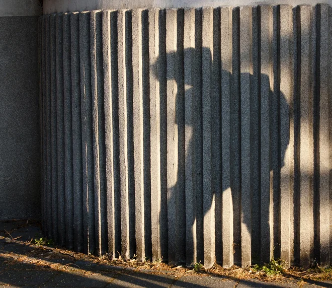 Nasilje je težko zaznati, ker mladostniki o njem ne poročajo, ima pa nanj velik vpliv šolsko okolje. FOTO:Shutterstock