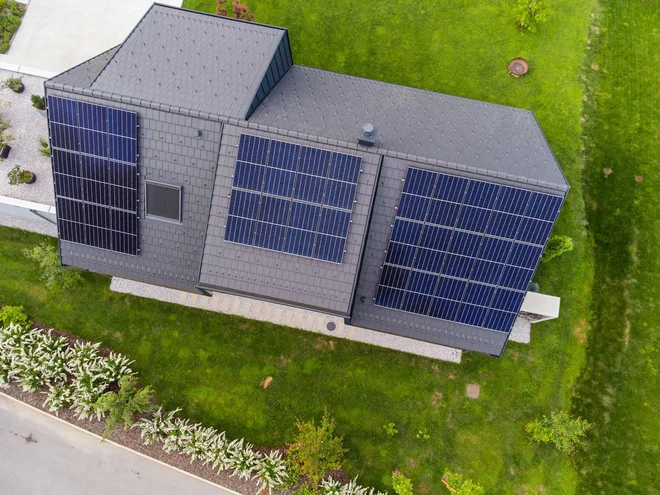 GEN-I Sonce ponuja integrirane rešitve za sončne elektrarne na ključ. FOTO: GEN-I Sonce