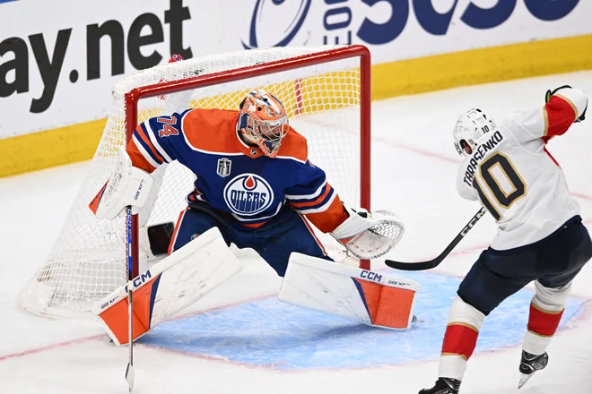 Vladimir Tarasenko je z golom pomagal Floridi do tretje zmage proti Edmontonu. Stanleyjev pokal je Floridčanom na dosegu rok. FOTO: Walter Tychnowicz/Usa Today Sports Via Reuters Con