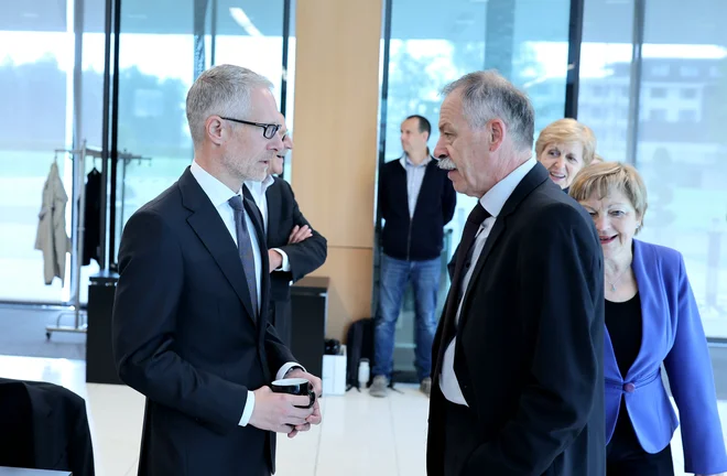 Guverner BS Boštjan Vasle in ekonomist Mojmir Mrak. FOTO: Blaž Samec/Delo