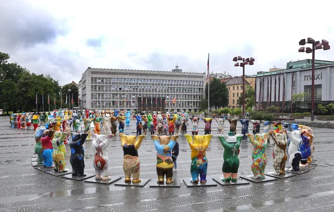 Trg republike danes, 32 let po razglasitvi nove države. FOTO: Dejan Javornik